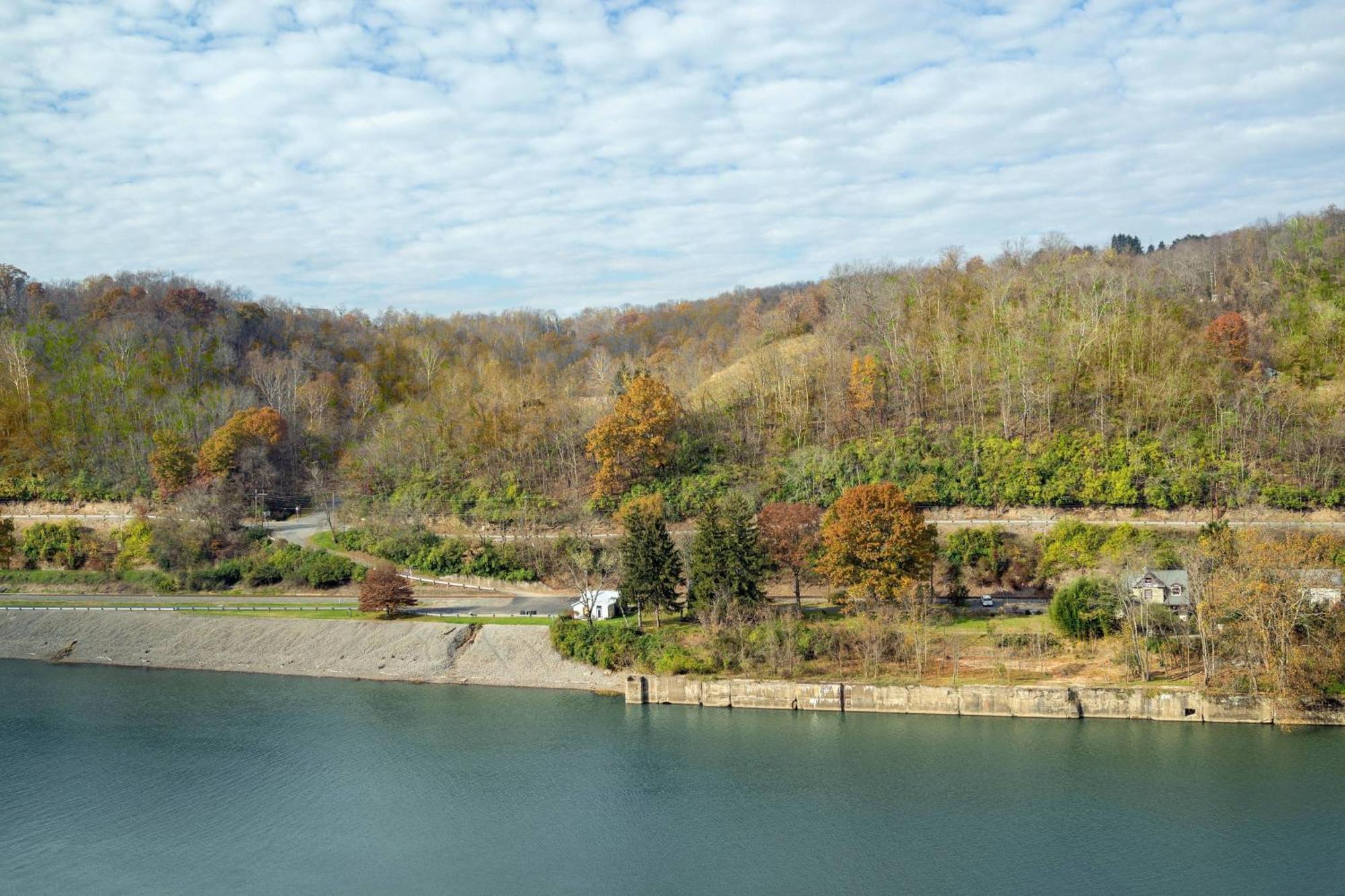 Morgantown Marriott At Waterfront Place Exterior foto